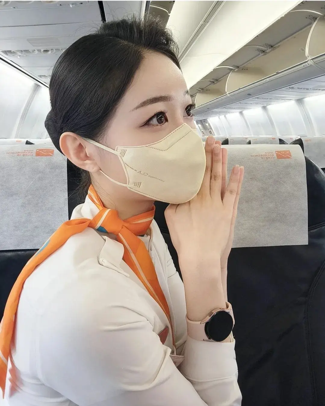 制服衬托出女神气质，精彩剧情不容错过 - 1080P高清画质播放韩国空姐，畅享无广告观影体验