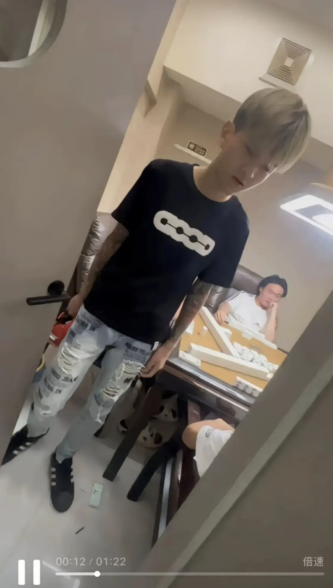 《国服达摩潮汕网红事件》全集-麻将室3秒18拳超高清播放-女票被摸手冲突详细过程