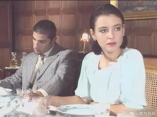免费在线看《大象女王1997意大利原版》8K无删减中字全集，夸克网盘快速获取-大象女王1997赛仑修复版1080P观影体验-