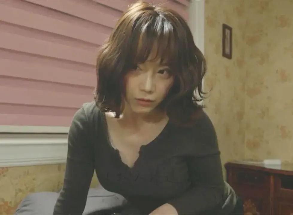 免费在线看《妈妈的朋友 2》全季内容，1080P高清画质，无广告流畅播放！孤独少年和温柔阿姨的情感火花一触即发！