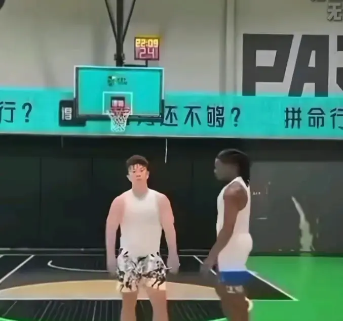 爆火的《牛教练的裤子》，单挑时黑哥扒牛教练裤子引热议