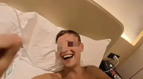 速来！《英国博主西安麻辣烫女孩》高清完整版免费看 - 英国博主与西安麻辣烫女孩的奇妙相遇，烟火温柔满溢 - 《英国博主西安麻辣烫女孩》用麻辣烫诉说故事