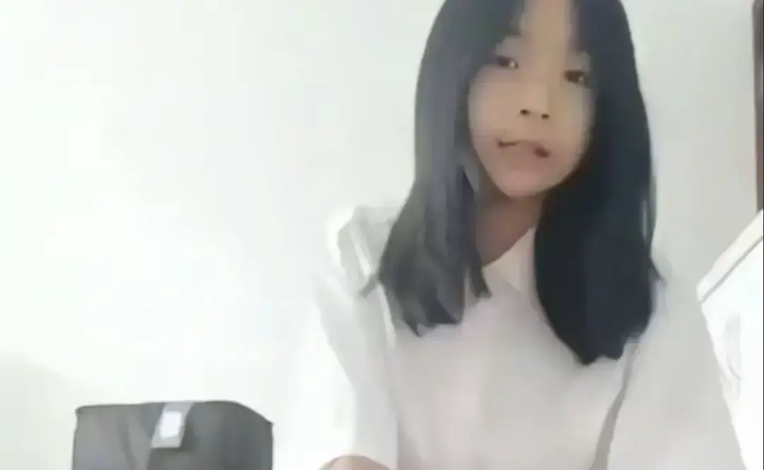 《张婉莹女孩写作业事件》视频资源-张婉莹暑假写作业高清呈现-无删减完整版-百度/夸克/迅雷等网盘下载