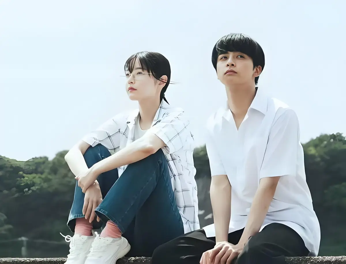 免费看纯爱虐心电影《夏日暗涌》-无广告流畅播放-《夏日暗涌》在海风与暧昧中感受极致拉扯！